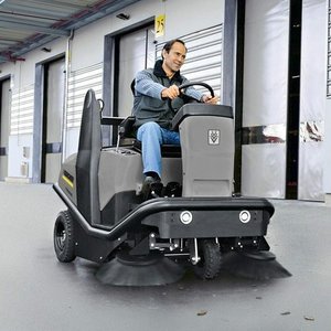 Karcher Medium Ride-on Sweeper